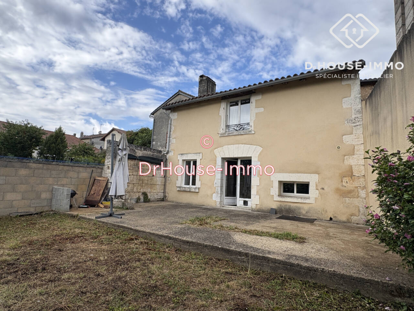 Maison 5 pièces de 180 m² - Villars (24530)