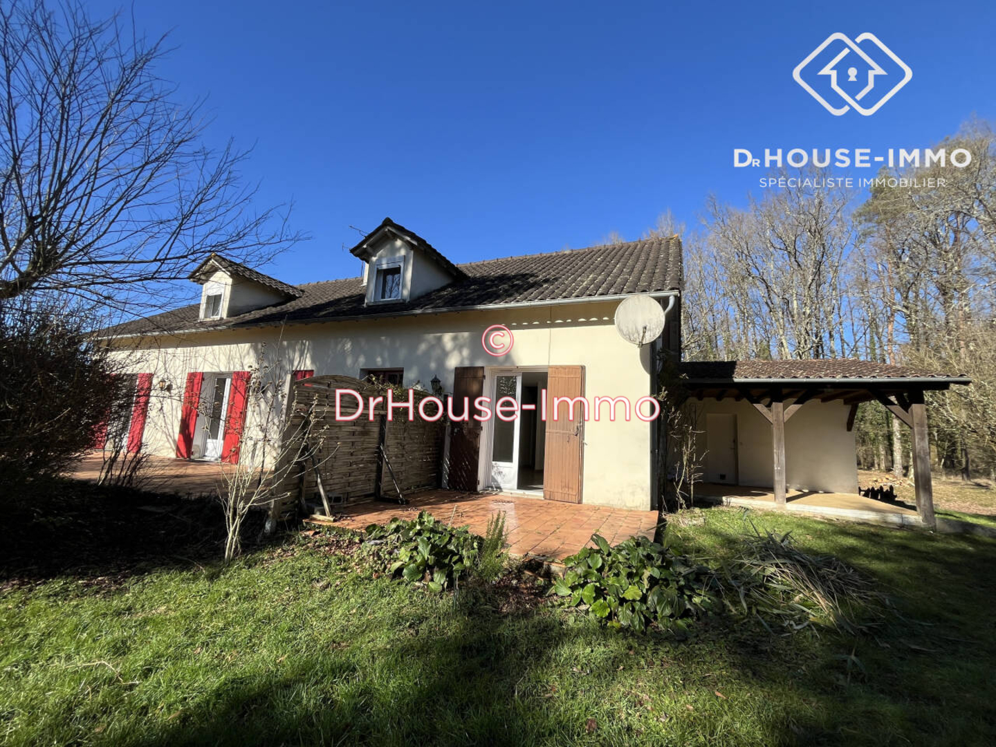 Maison 8 pièces de 230 m² - Champagnac-de-Belair (24530)