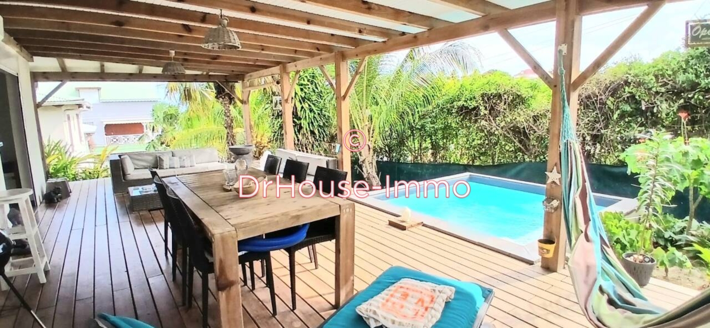 Maison 3 pièces de 110 m² - Saint-François (97118)