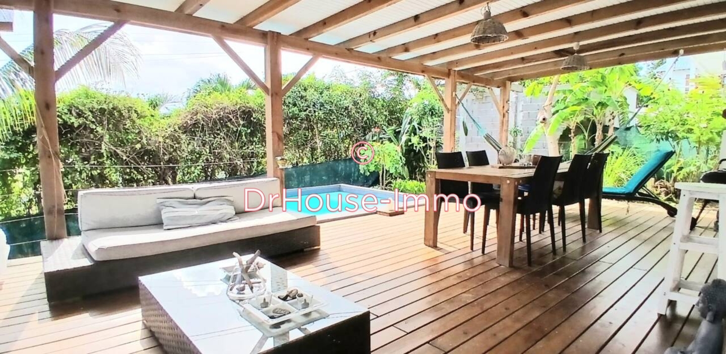 Maison 3 pièces de 110 m² - Saint-François (97118)