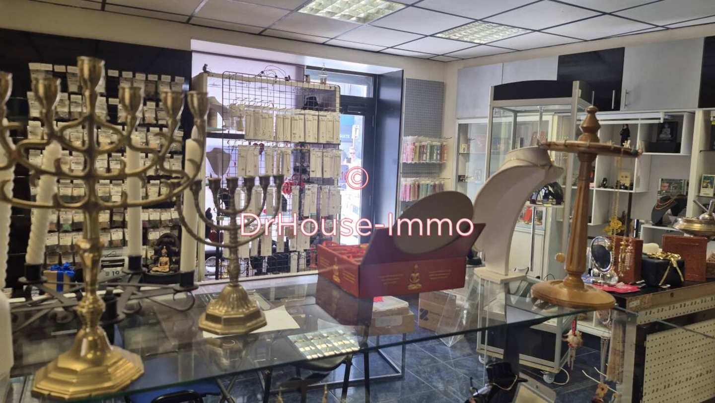 Commerce 2 pièces de 54 m² - Marseille (13010)