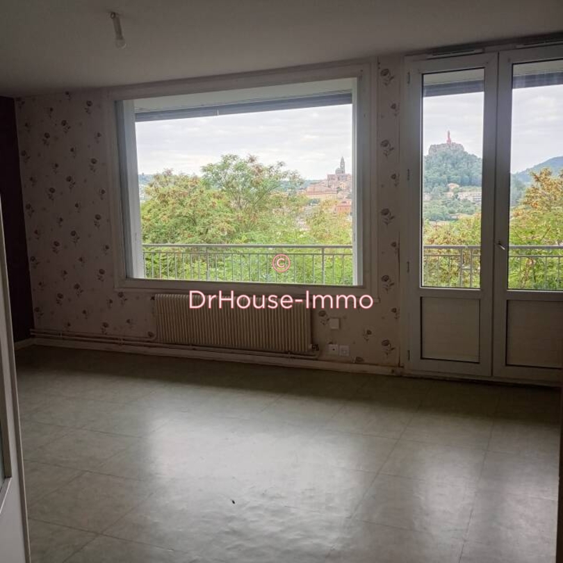 Appartement 4 pièces de 91 m² - Le Puy-en-Velay (43000)