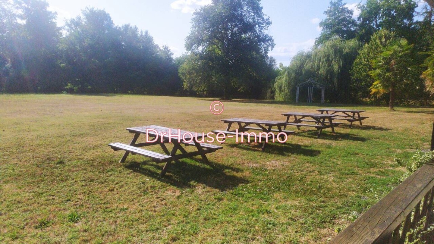 Maison 4 pièces de 260 m² - Ussac (19270)