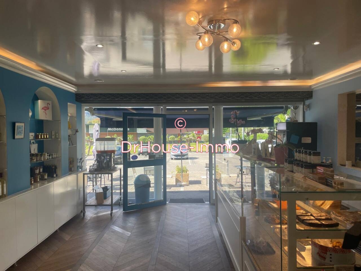 Commerce de 55 m² - Mandelieu-la-Napoule (06210)