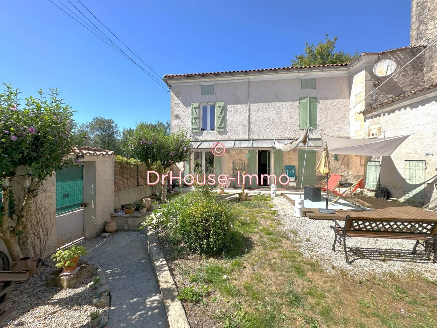 Maison 4 pièces de 93 m² - Asnières-sur-Nouère (16290)