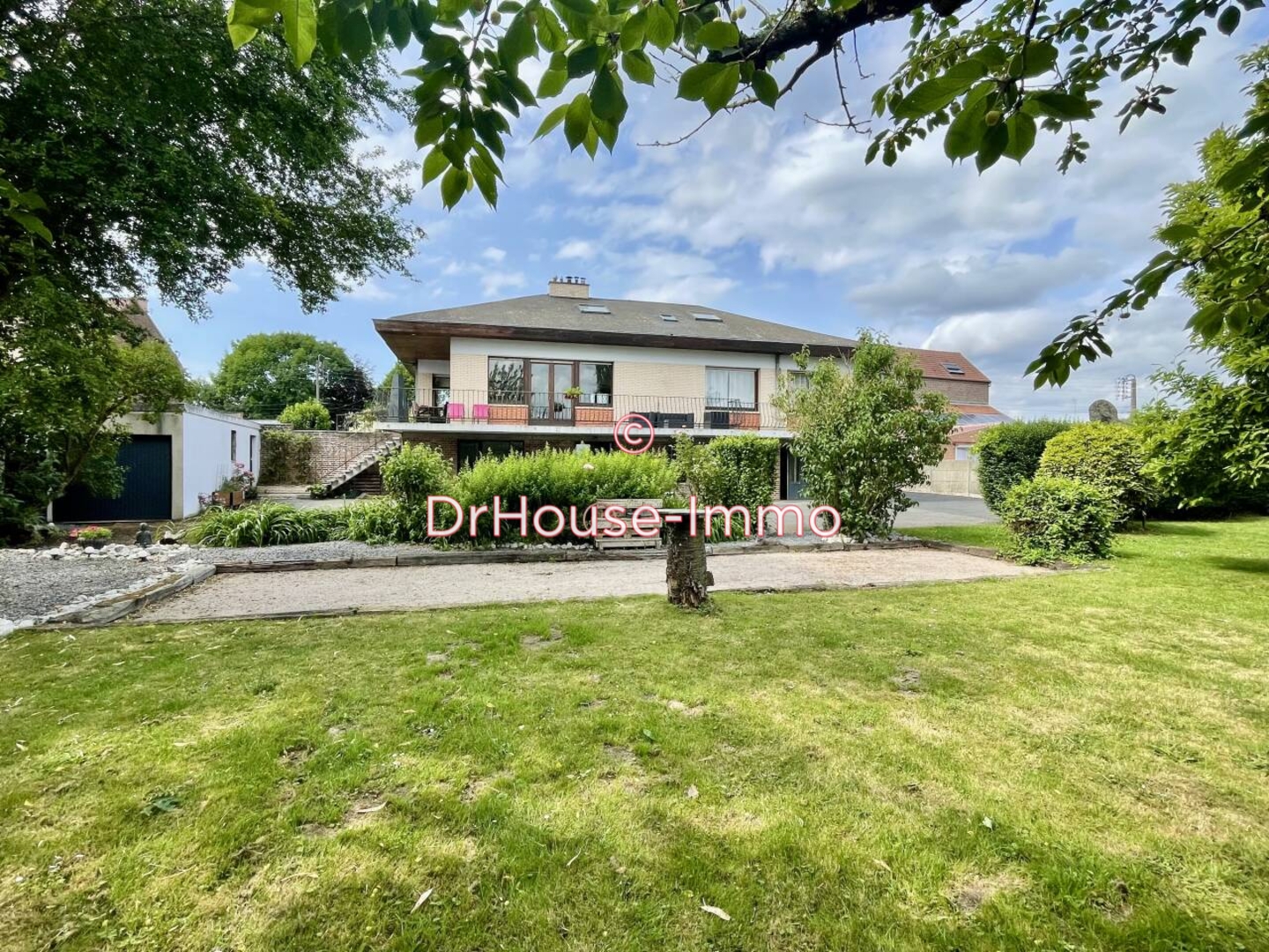 Maison 6 pièces de 215 m² - Quarouble (59243)