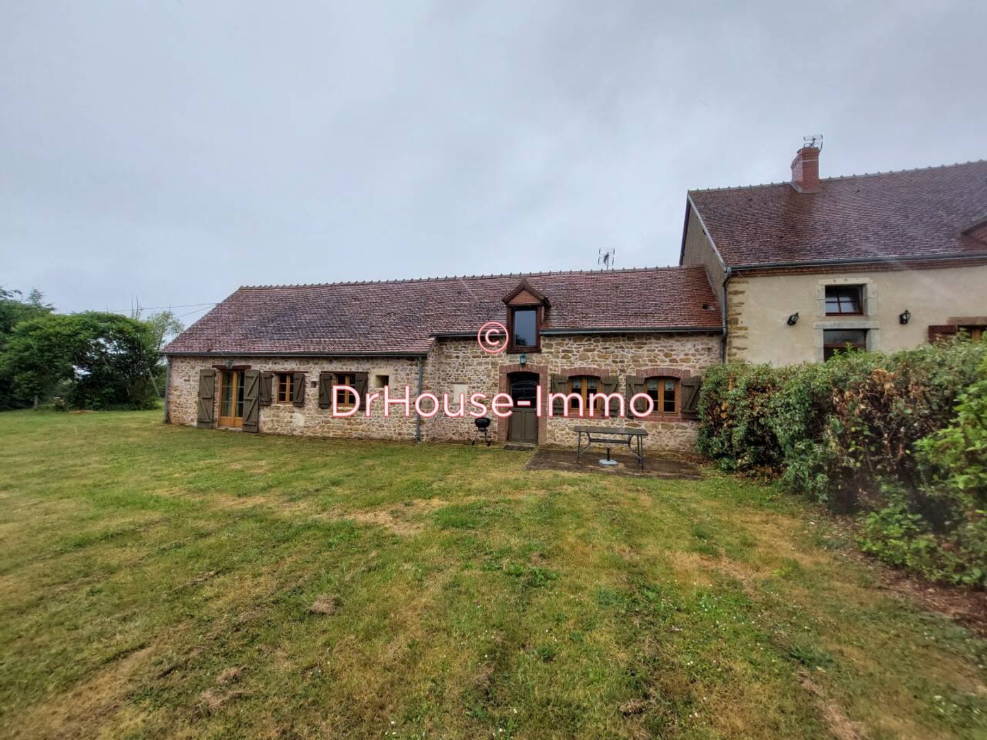 Maison 10 pièces de 189 m² - Pommiers (36190)