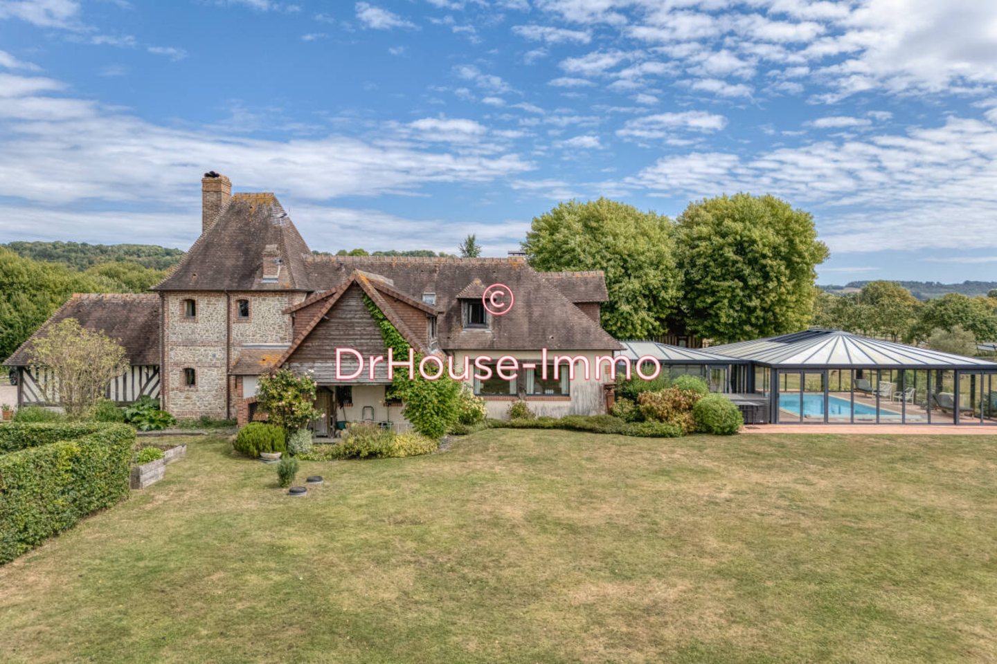 Maison 6 pièces de 260 m² - Cambremer (14340)