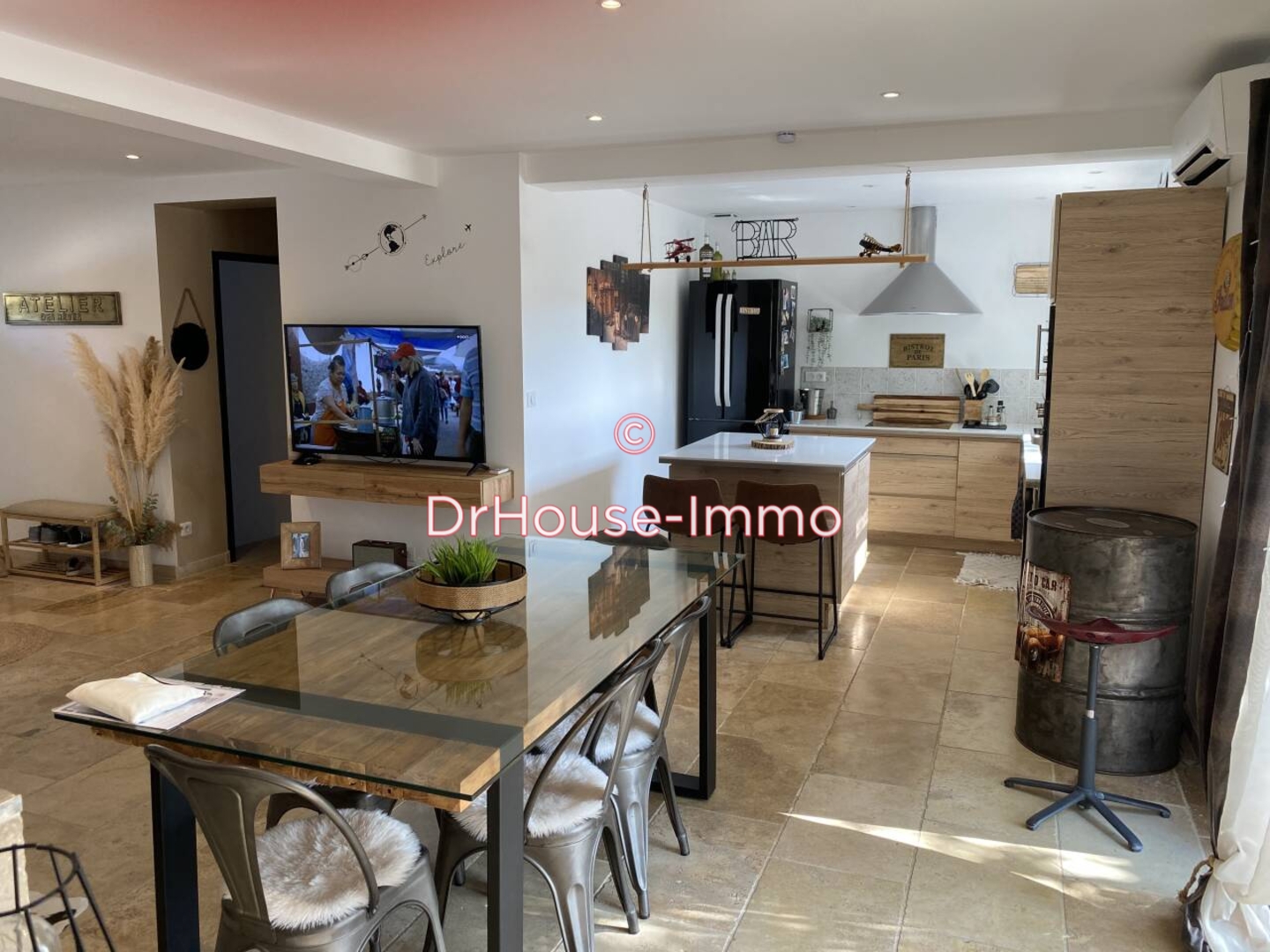 Maison 5 pièces de 110 m² - Saintes-Maries-de-la-Mer (13460)