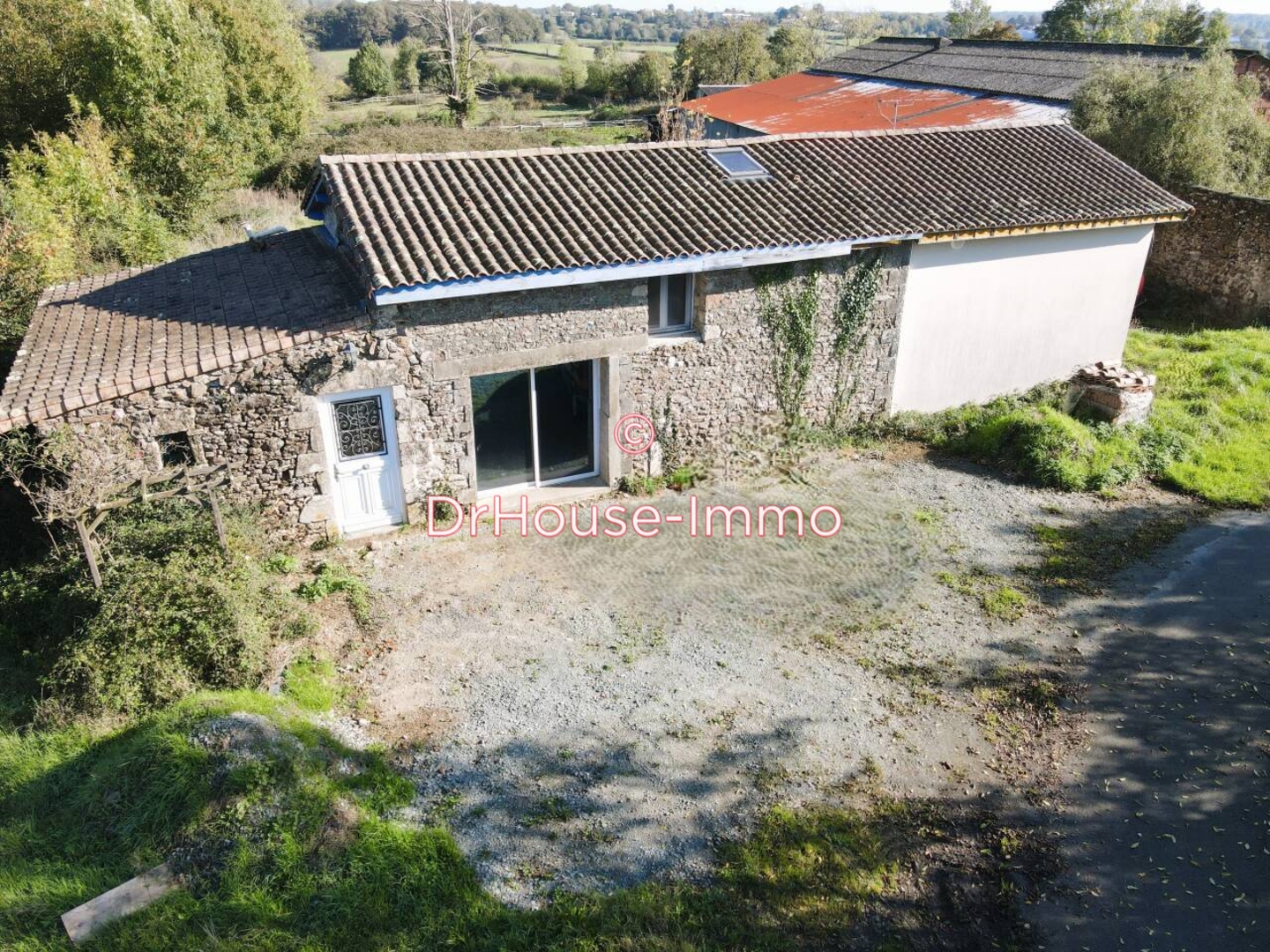 Maison 6 pièces de 140 m² - Verruyes (79310)