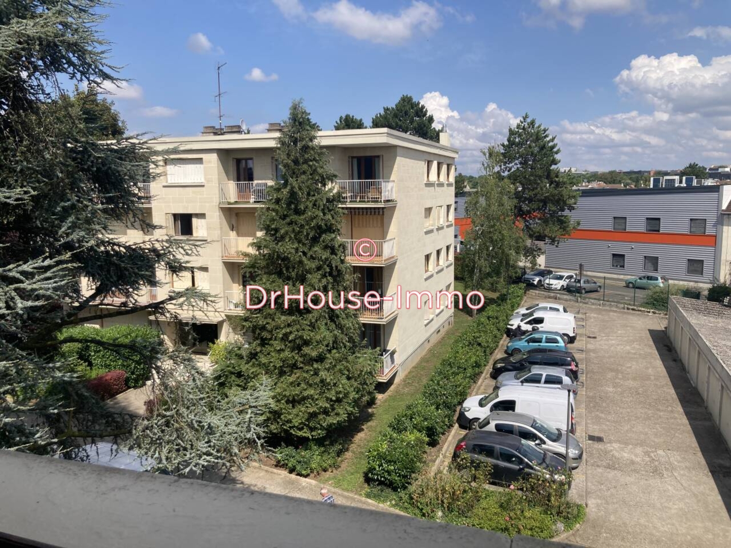 Appartement 1 pièce de 25 m² - Groslay (95410)