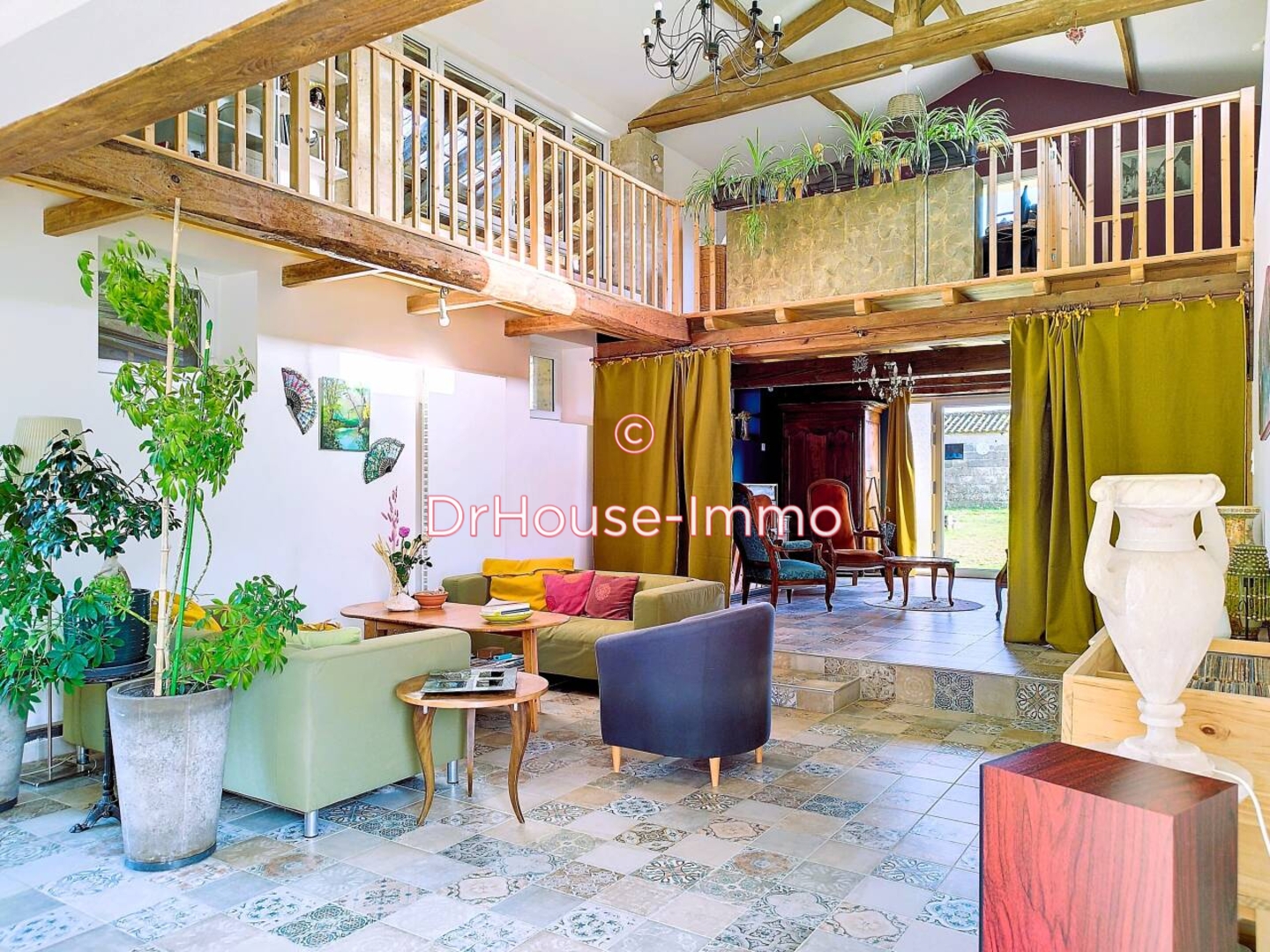 Maison 6 pièces de 205 m² - Pugnac (33710)