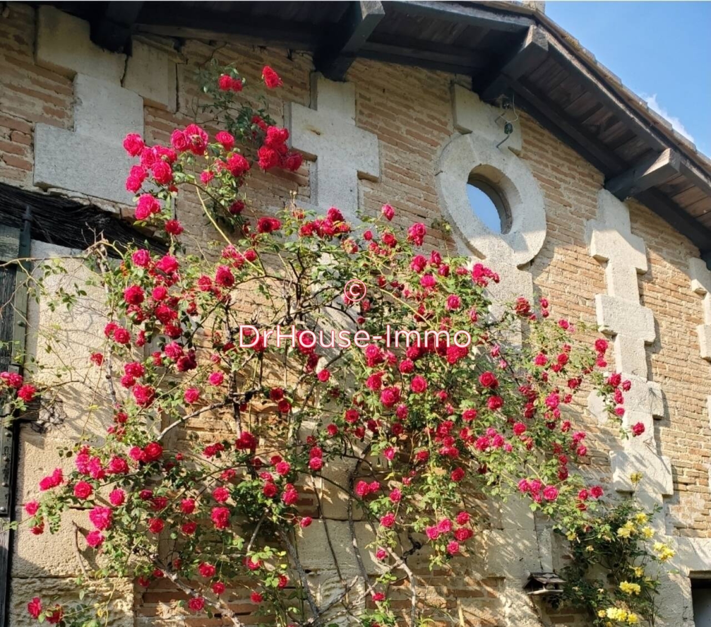 Maison 8 pièces de 240 m² - Tizac-de-Lapouyade (33620)