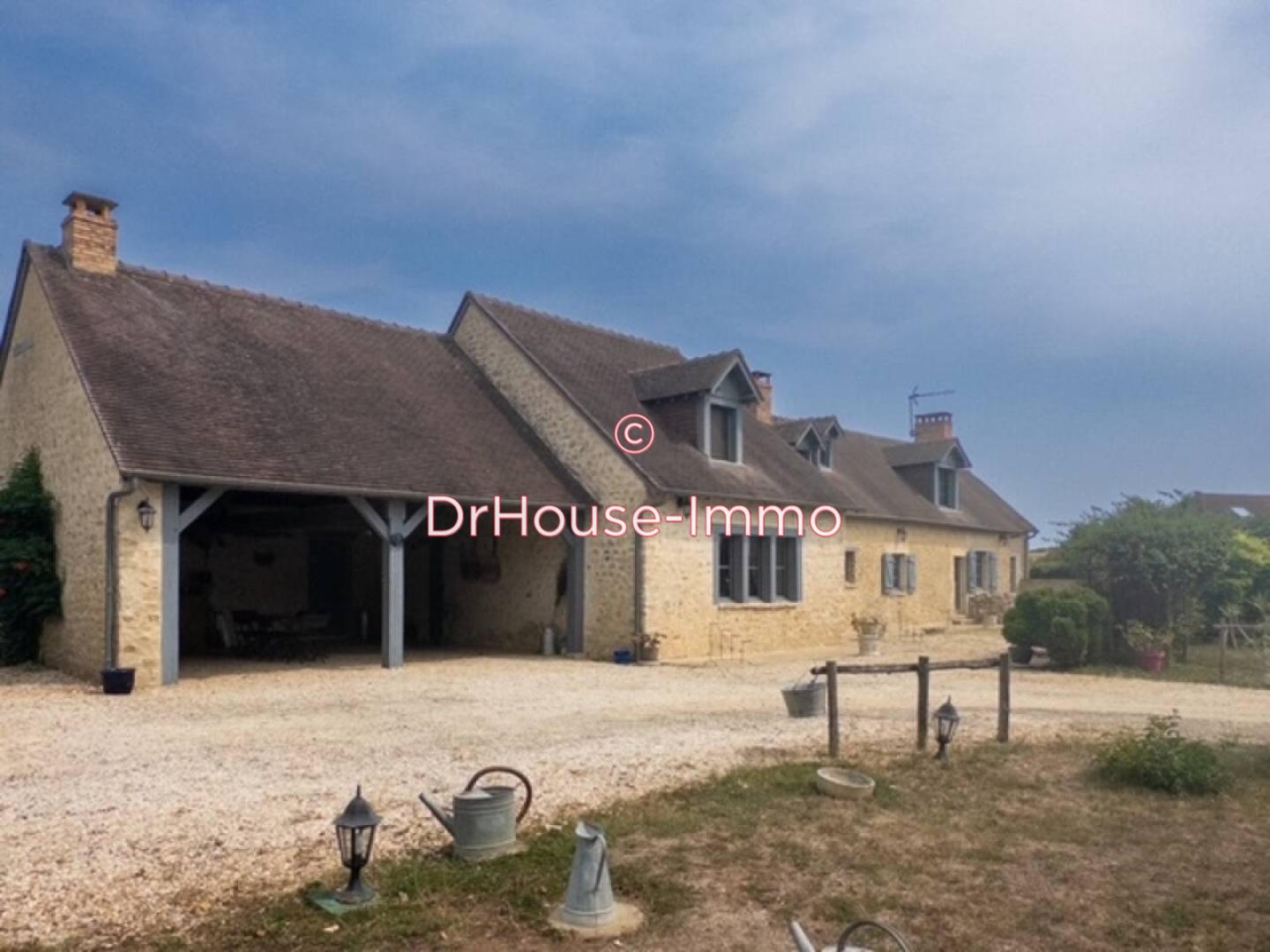 Maison 12 pièces de 171 m² - Saint-Cosme-en-Vairais (72110)