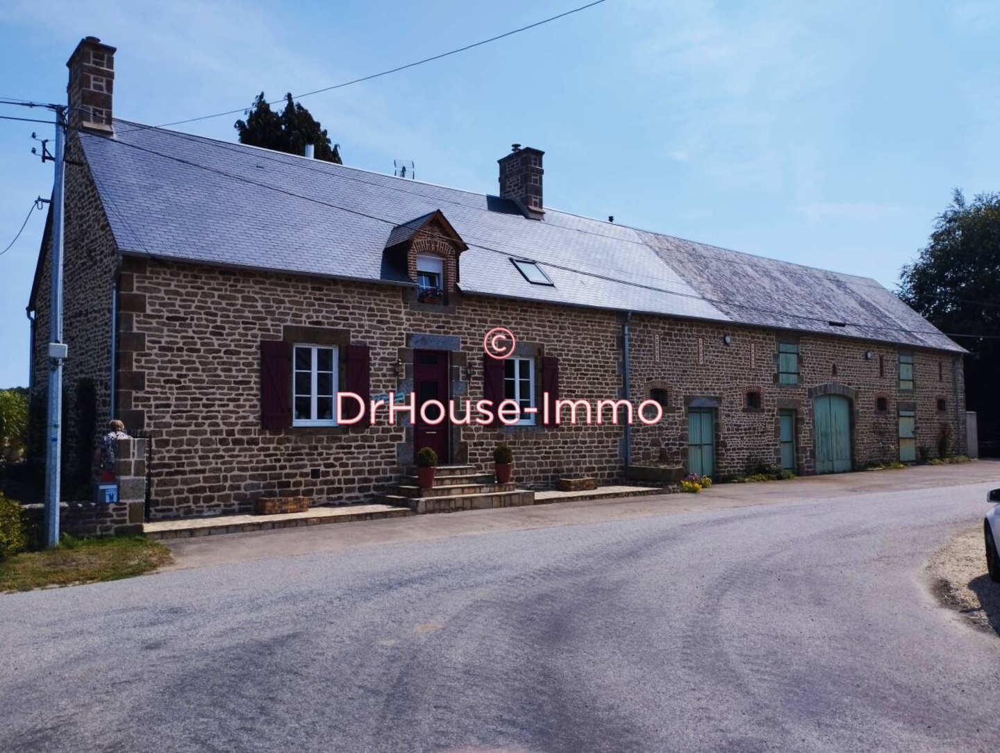 Maison 6 pièces de 147 m² - Saint-Aubin-Fosse-Louvain (53120)