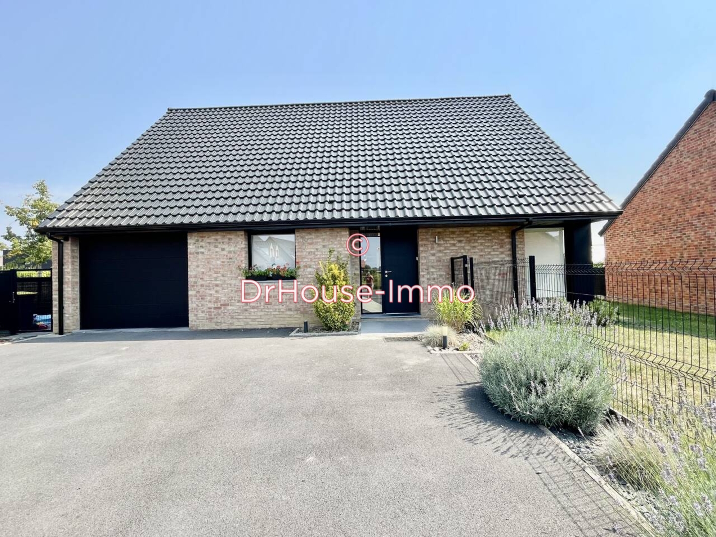 Maison 6 pièces de 143 m² - Landas (59310)