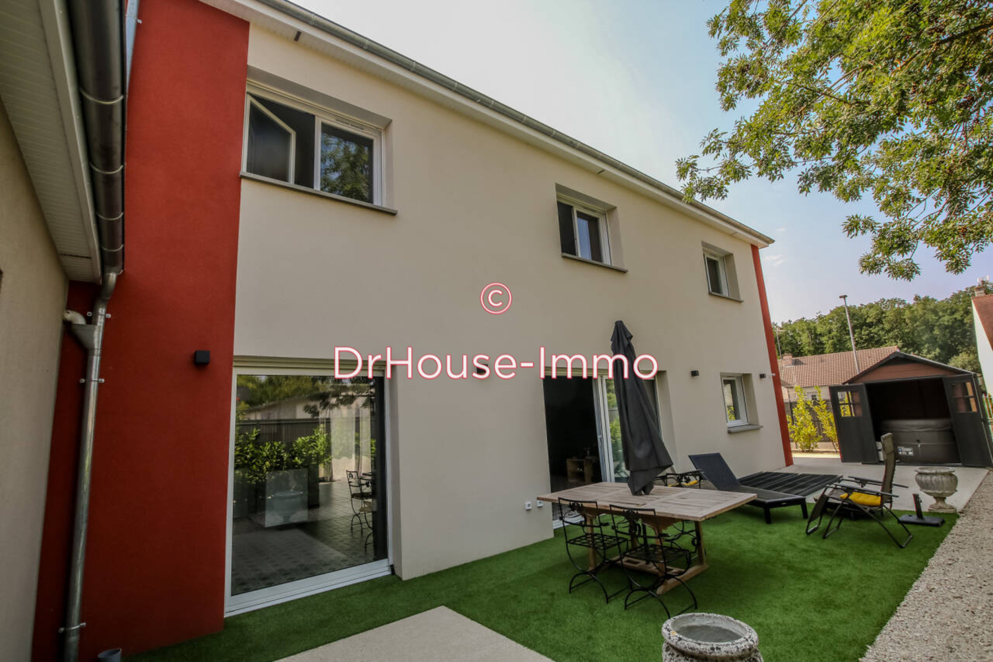 Maison 10 pièces de 208 m² - Lèves (28300)