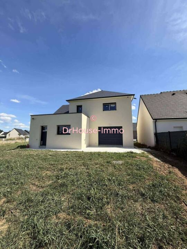 Maison 6 pièces de 127 m² - Fatines (72470)