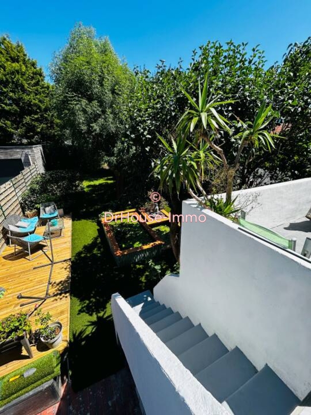 Maison 9 pièces de 236 m² - Dunkerque (59240)