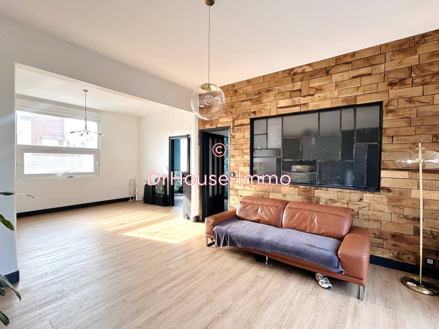 Maison 9 pièces de 236 m² - Dunkerque (59240)