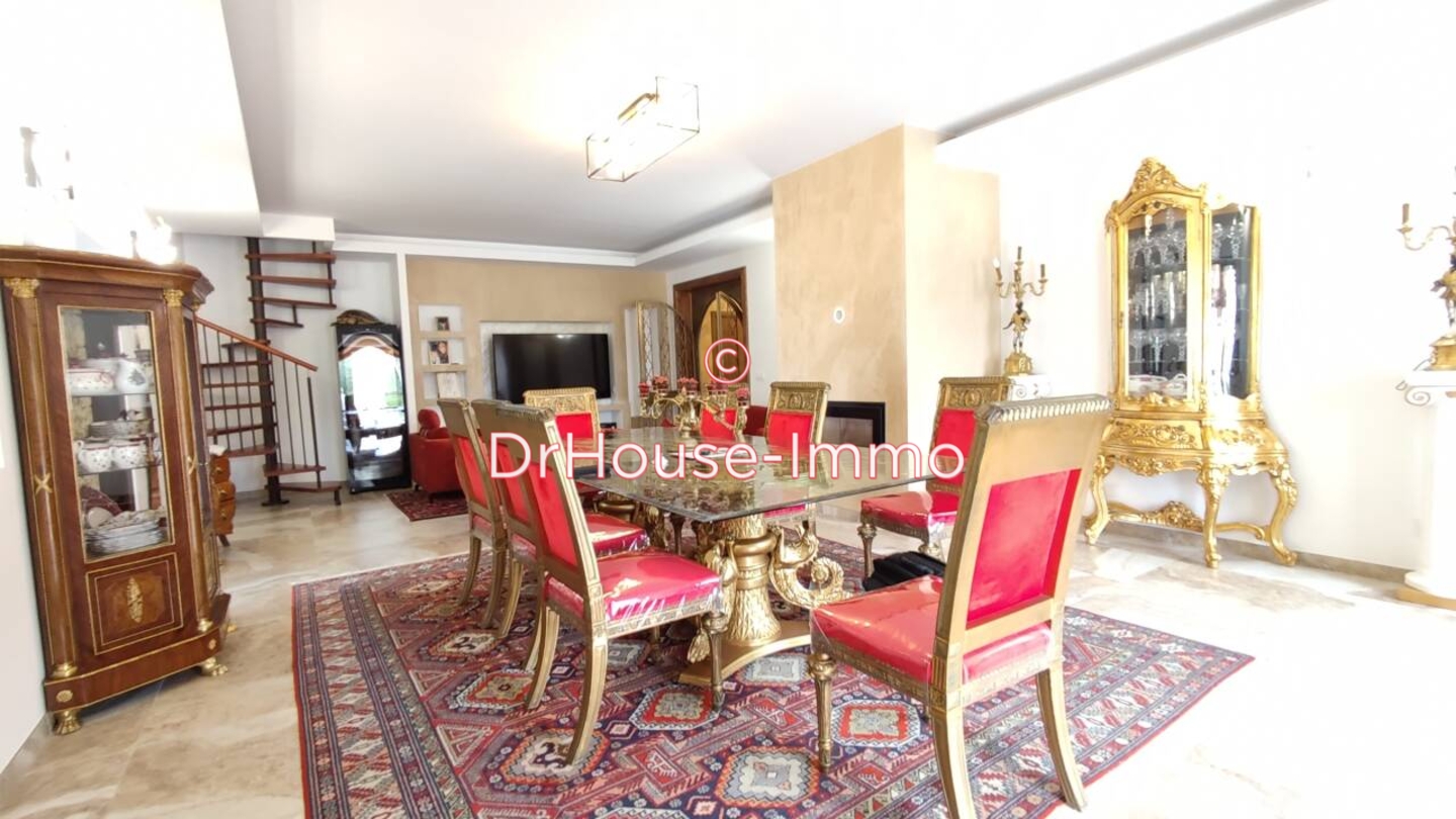 Maison 8 pièces de 275 m² - Beaupuy (47200)