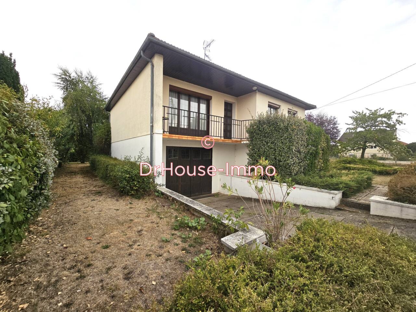 Maison 5 pièces de 90 m² - Montmorillon (86500)