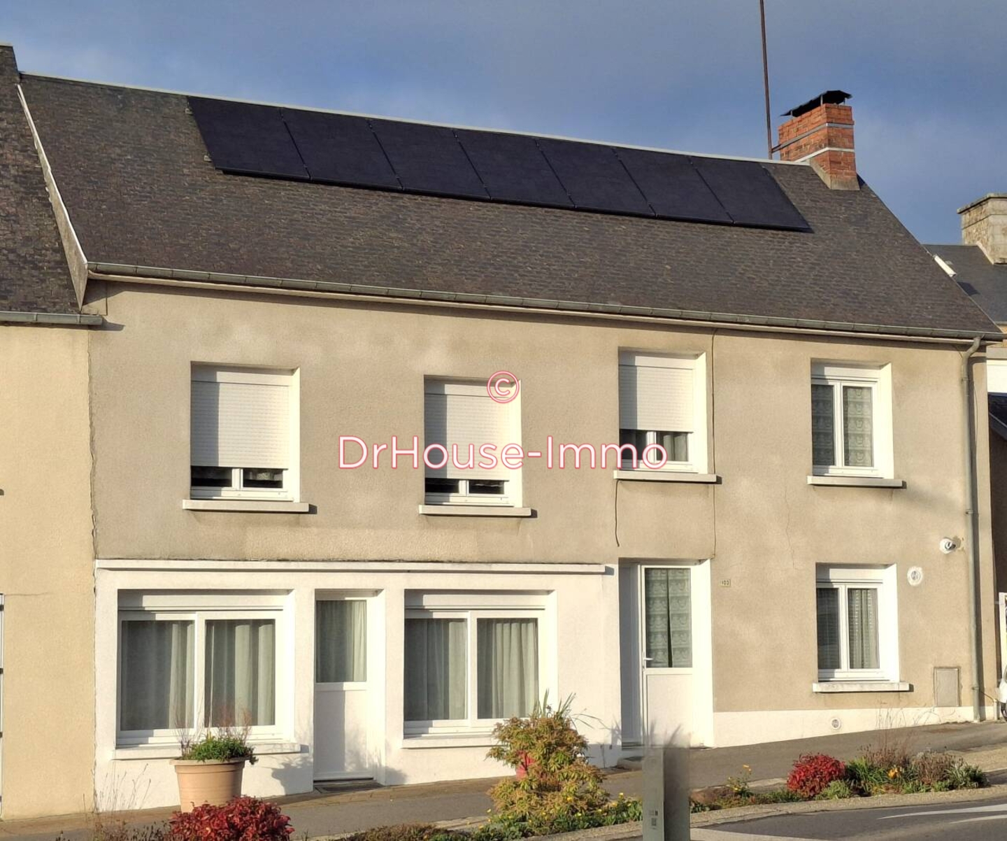 Maison 5 pièces de 141 m² - Grandparigny (50600)