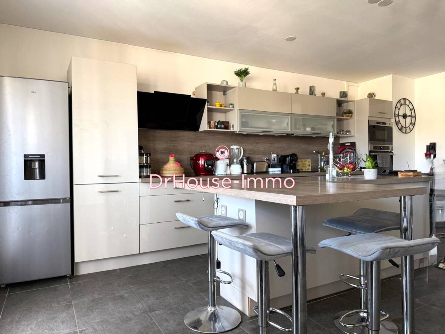 Appartement 2 pièces de 61 m² - Vitrolles (13127)