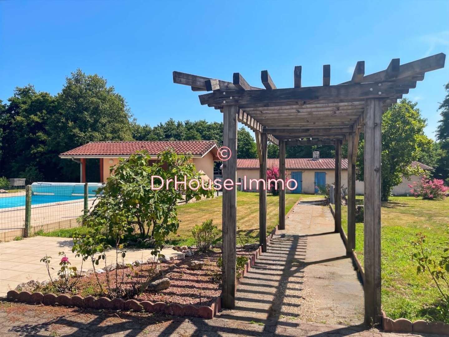 Maison 7 pièces de 173 m² - Saint-Vincent-de-Paul (40990)