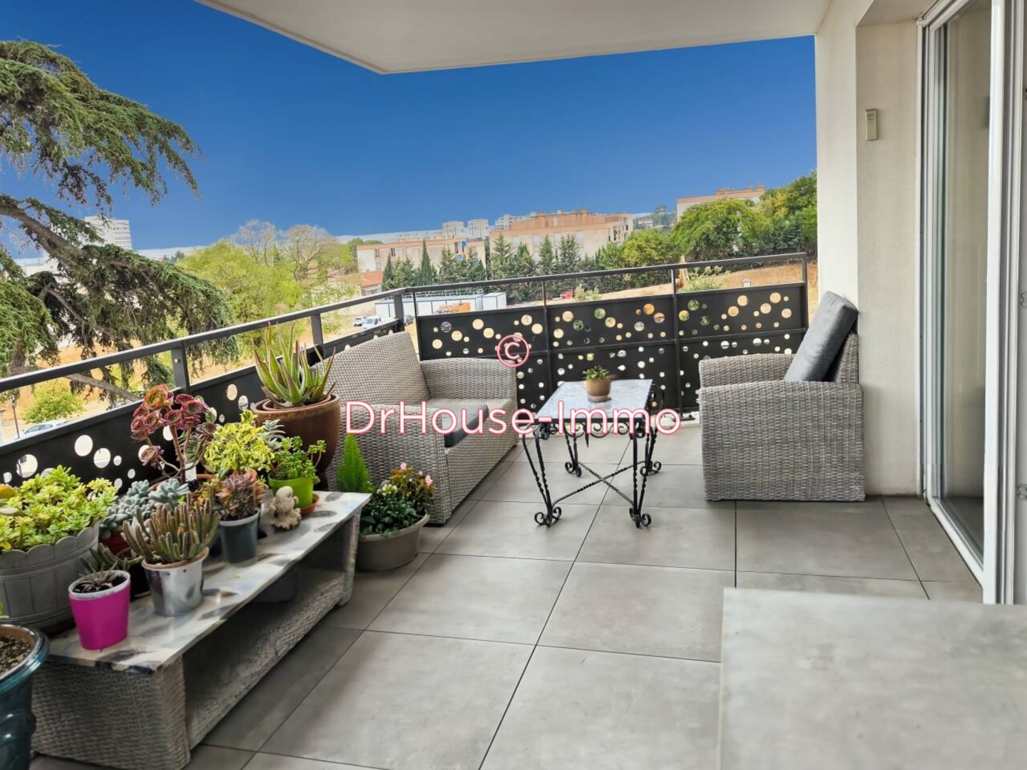 Appartement 3 pièces de 71 m² - Nîmes (30900)