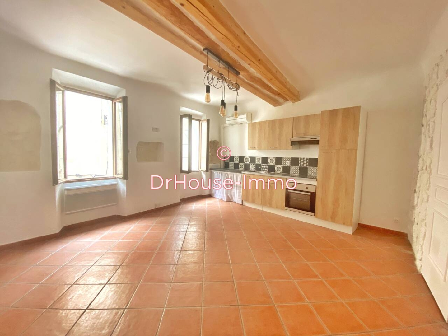 Appartement 2 pièces de 43 m² - Roquevaire (13360)