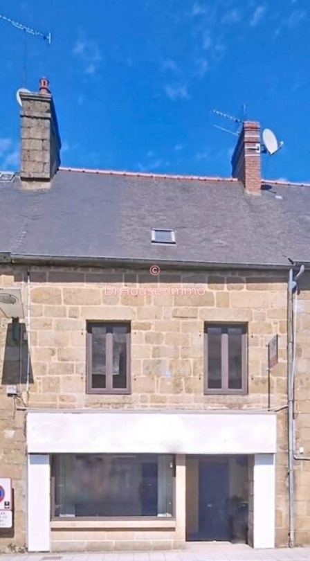 Maison 9 pièces de 210 m² - Louvigné-du-Désert (35420)