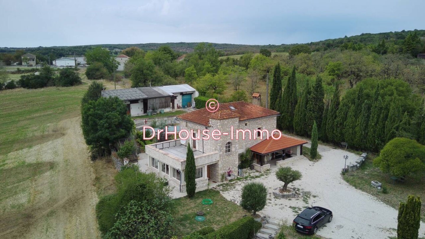 Maison 7 pièces de 148 m² - Belmont-Sainte-Foi (46230)