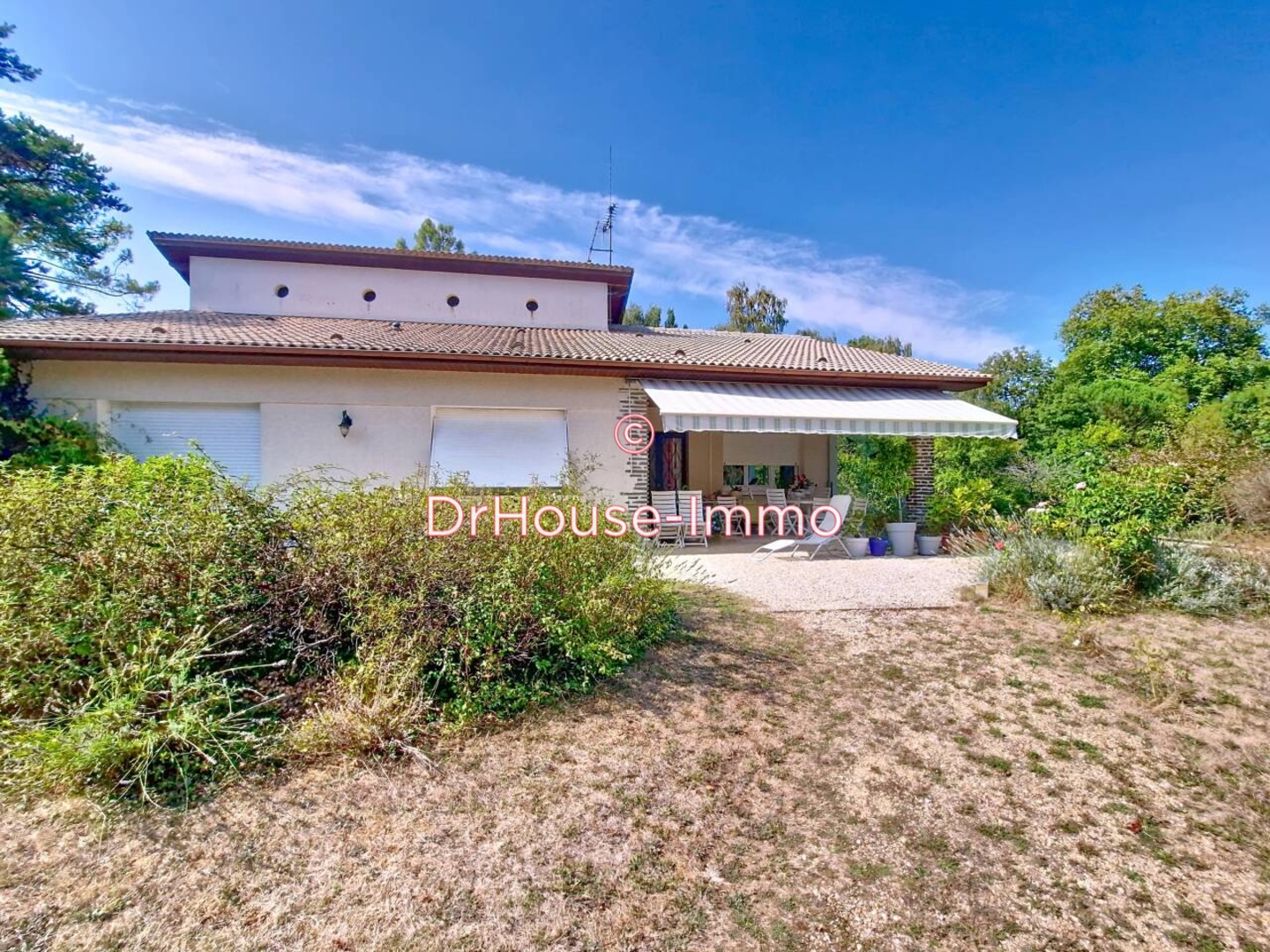 Maison 6 pièces de 181 m² - Saint-Gelais (79410)