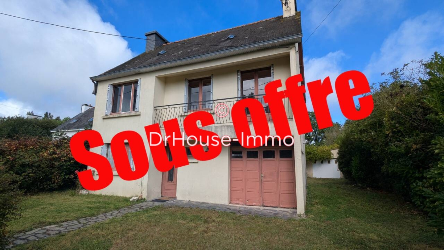 Maison 6 pièces de 100 m² - Roudouallec (56110)