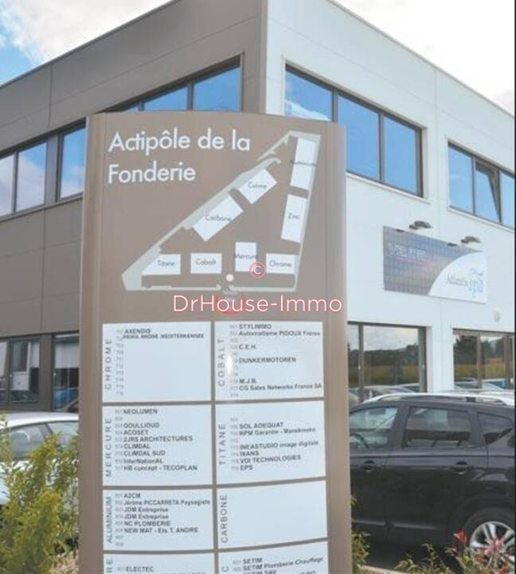Bureau de 76 m² - Cailloux-sur-Fontaines (69270)