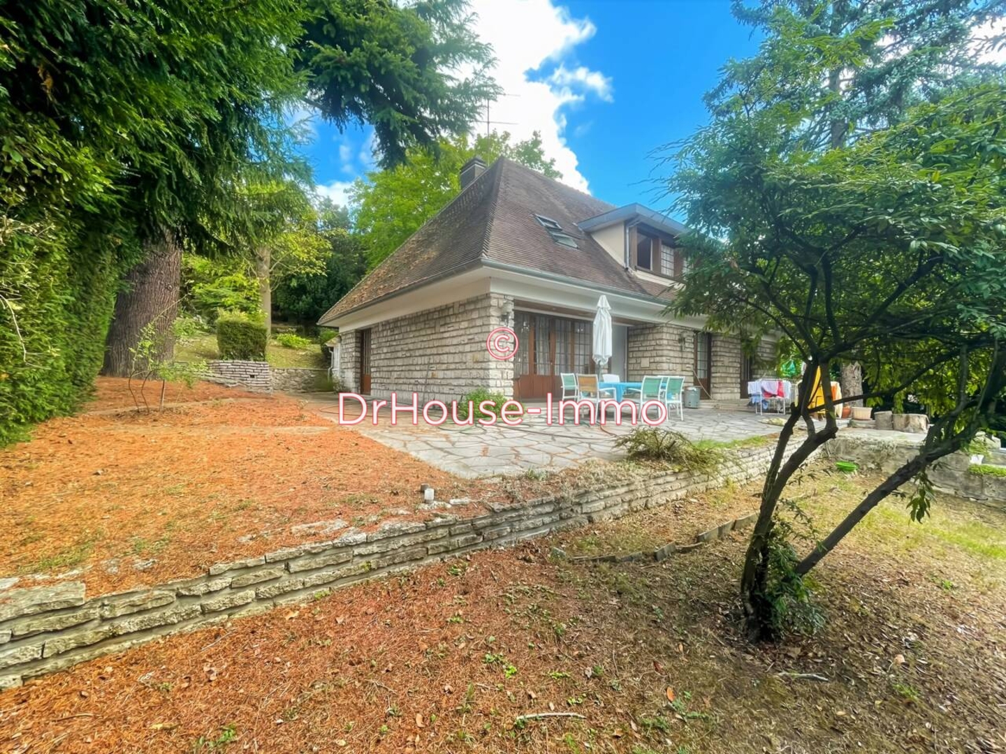 Maison 7 pièces de 169 m² - Vaux-sur-Seine (78740)