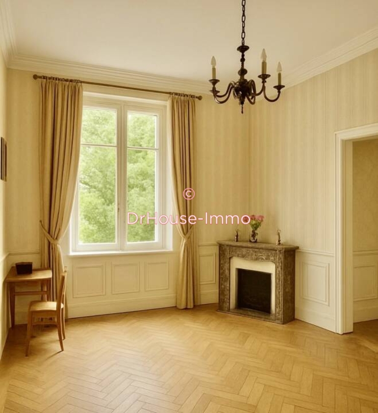 Maison 6 pièces de 140 m² - Chambray-lès-Tours (37170)