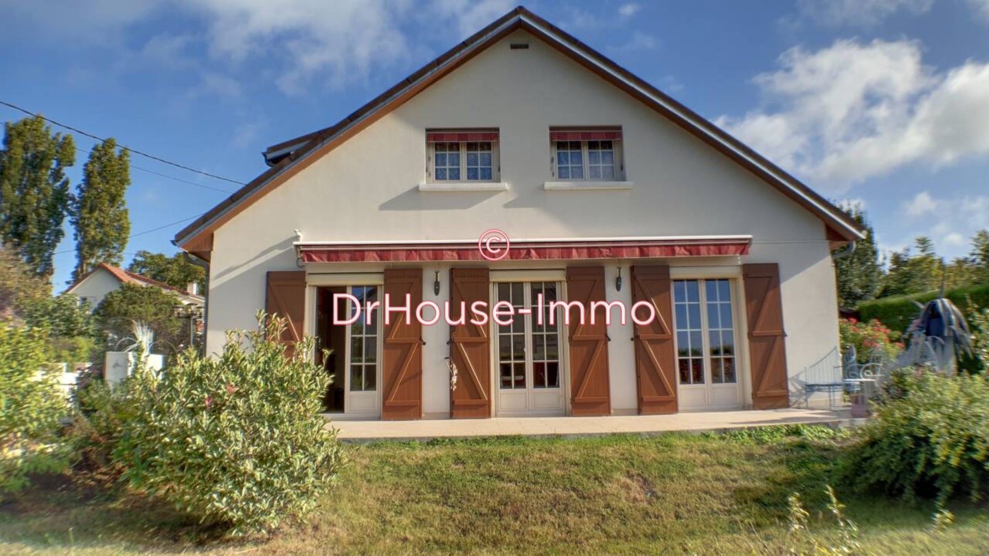 Maison 8 pièces de 154 m² - Conches-sur-Gondoire (77600)