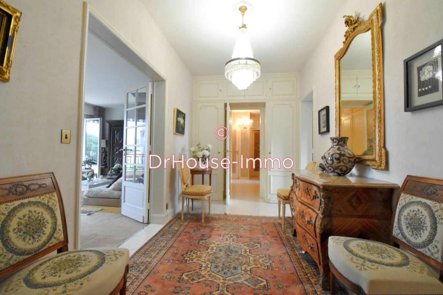 Appartement 5 pièces de 140 m² - Le Bouscat (33110)