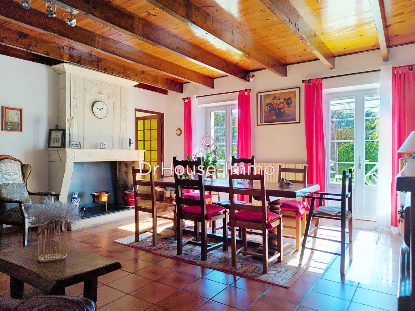 Maison 7 pièces de 185 m² - Saint-Paul (33390)