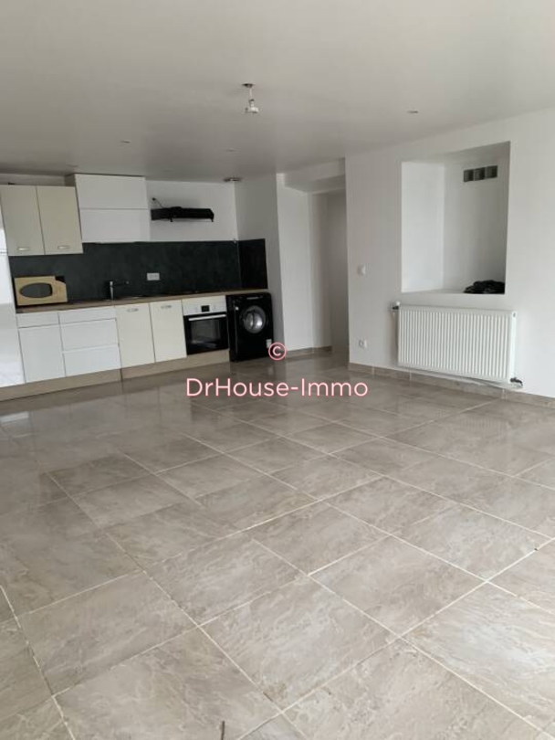 Appartement 2 pièces de 51 m² - Vougy (74130)