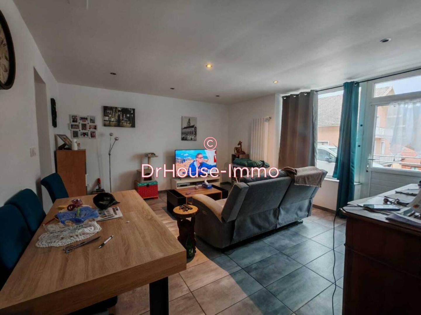 Appartement 2 pièces de 62 m² - Vougy (74130)