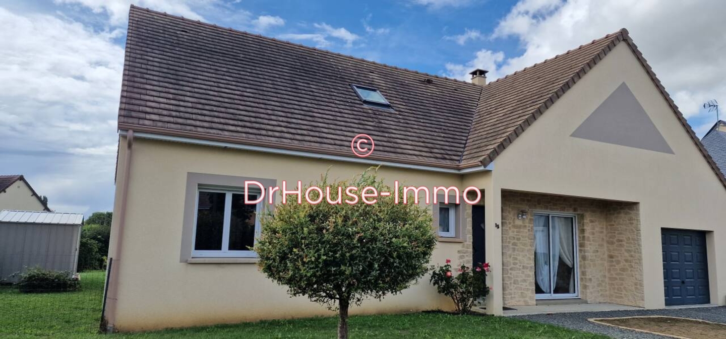 Maison 5 pièces de 140 m² - Saint-Cosme-en-Vairais (72110)