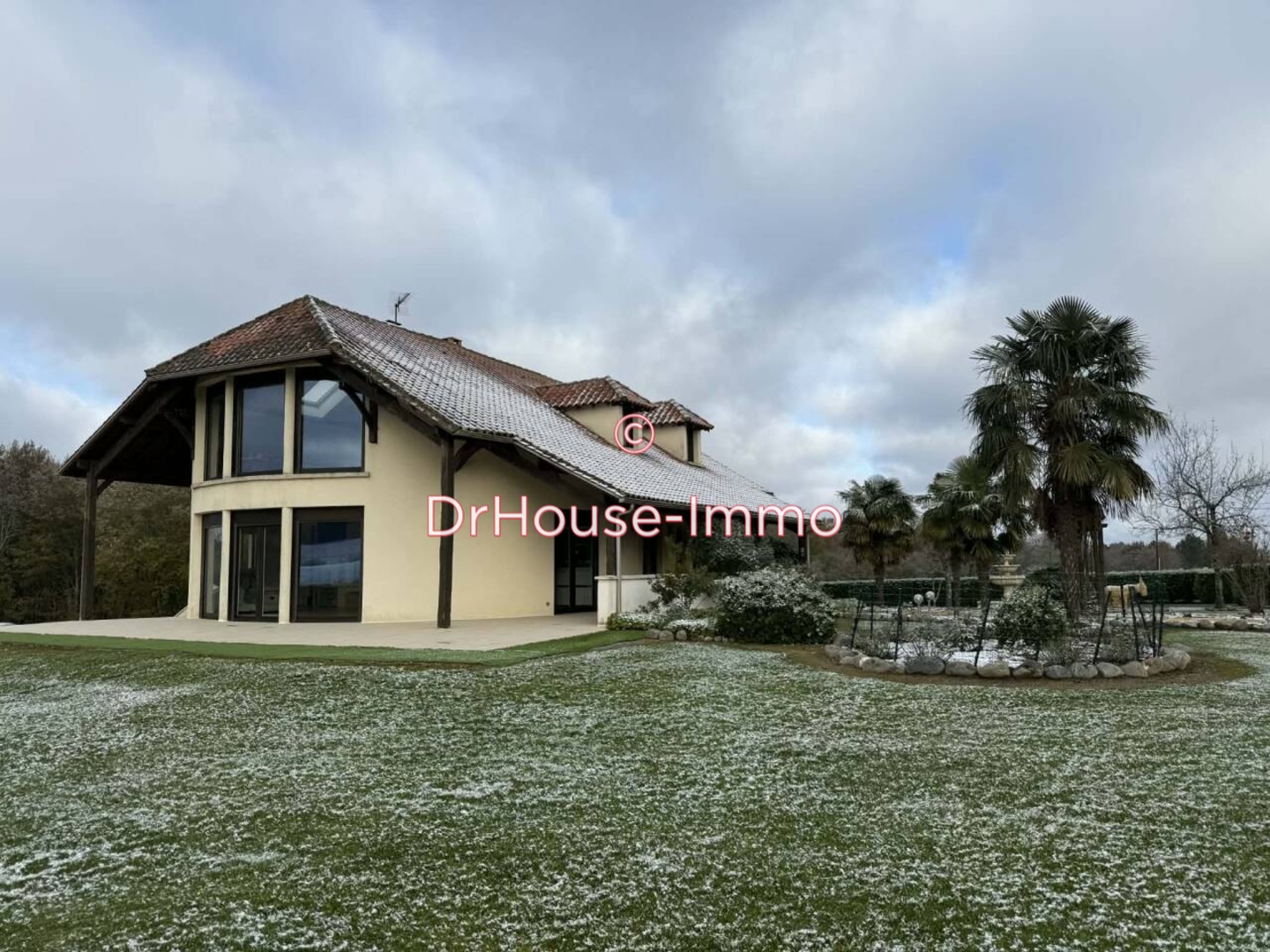 Maison 7 pièces de 272 m² - Boulazac Isle Manoire (24750)