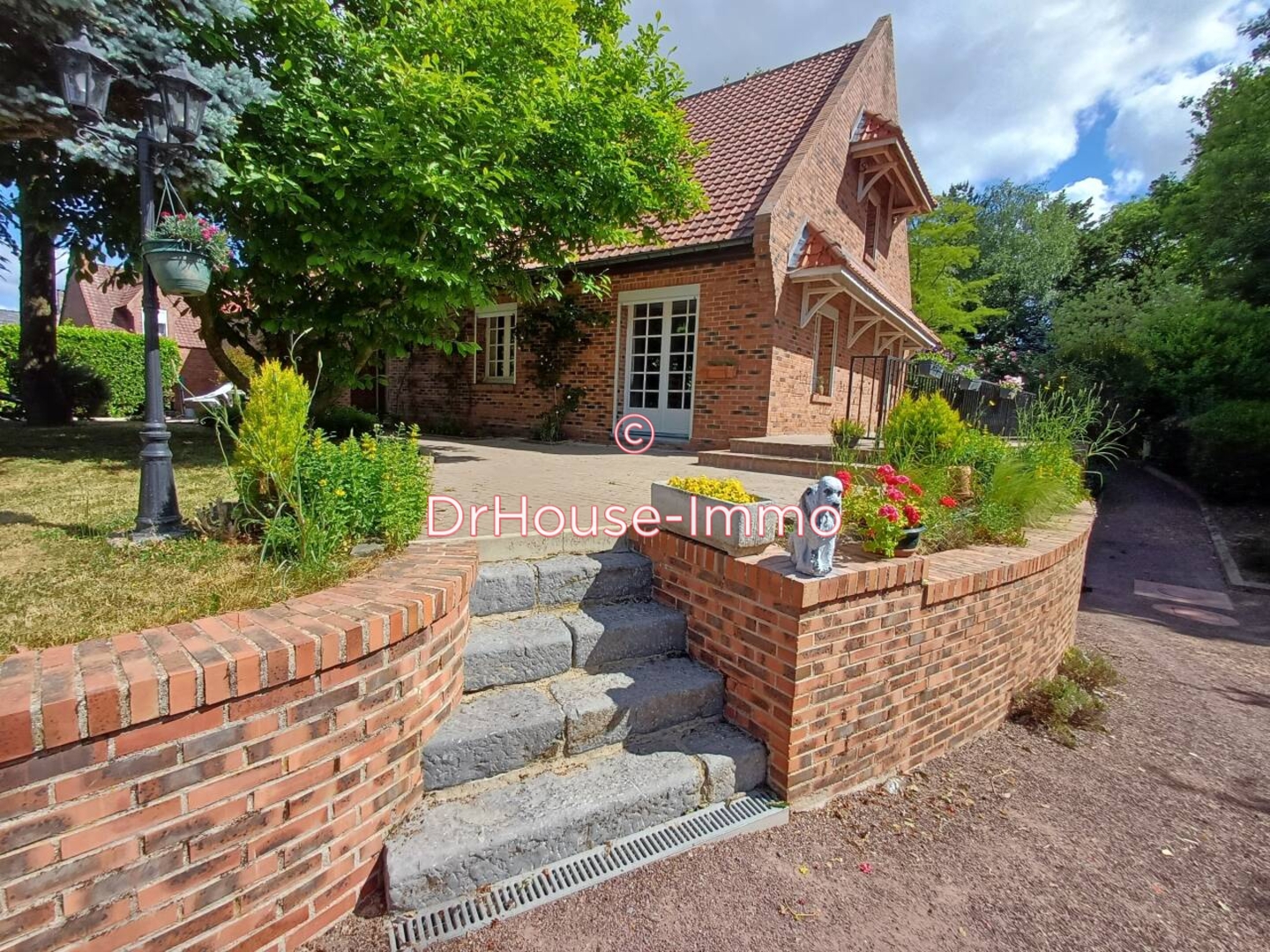 Maison 7 pièces de 199 m² - Joncourt (02420)