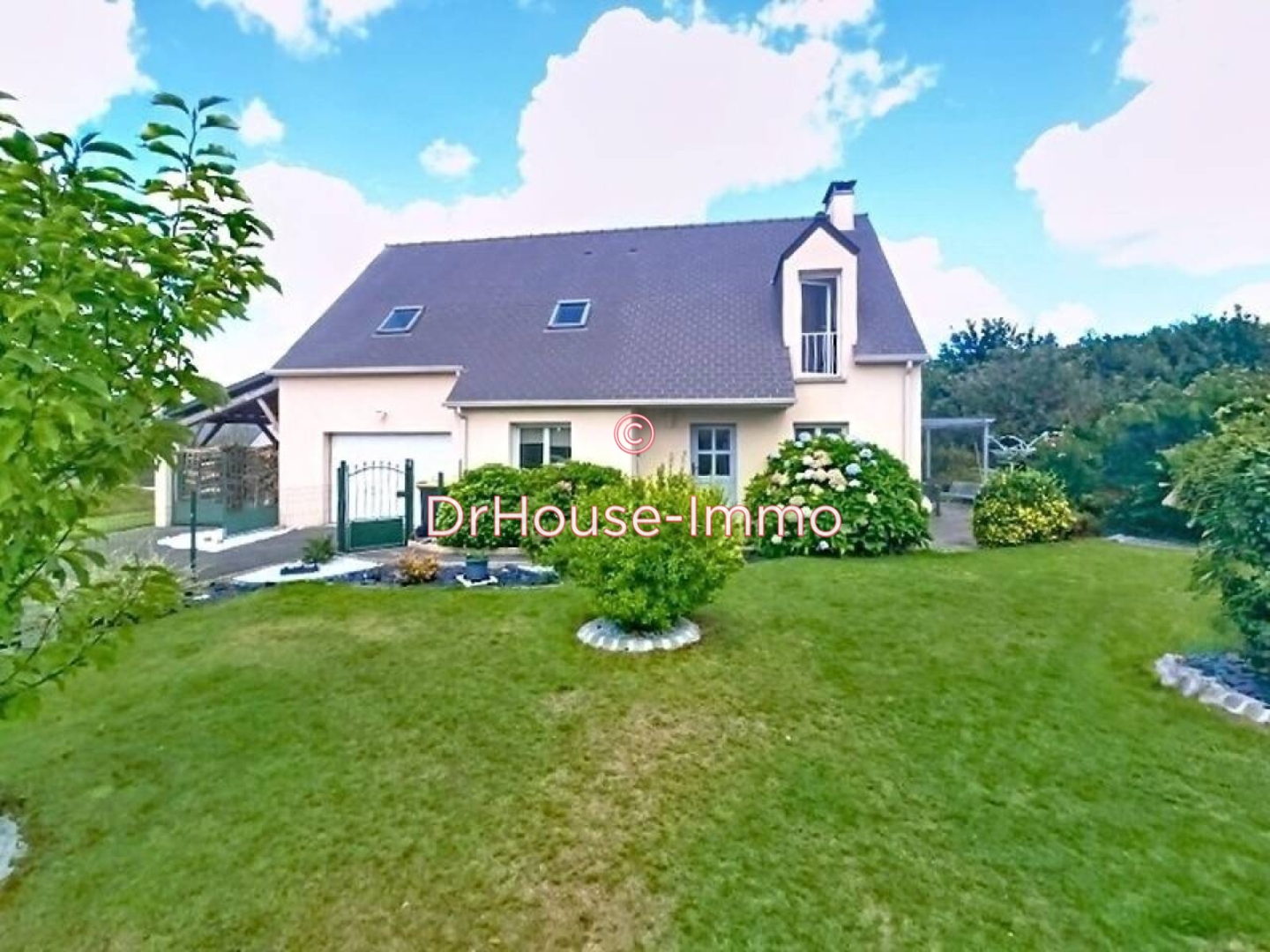 Maison 7 pièces de 130 m² - Saint-Georges-de-Reintembault (35420)