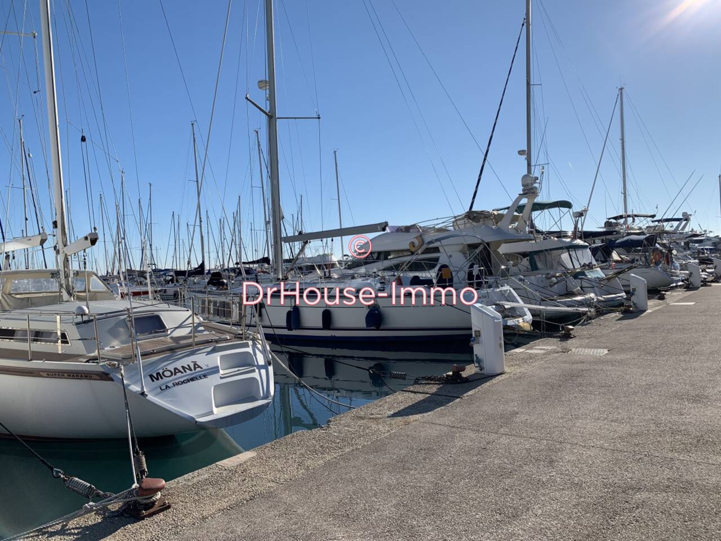 Commerce de 180 m² - Saint-Laurent-du-Var (06700)