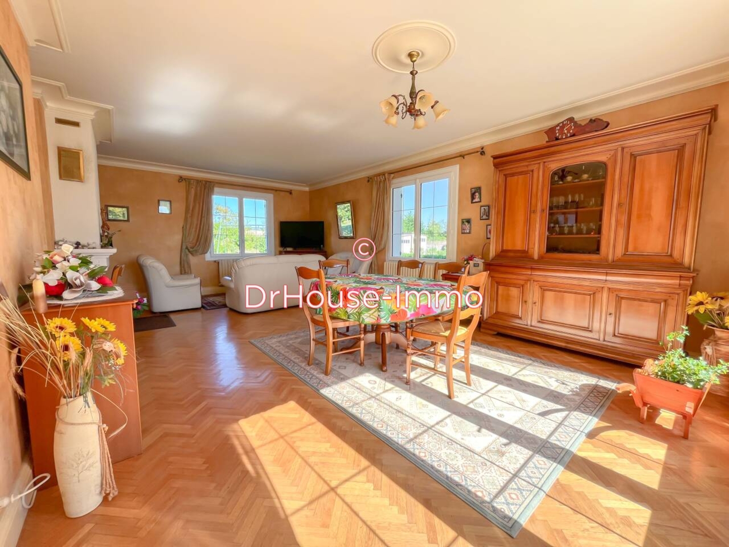 Maison 8 pièces de 175 m² - Châtellerault (86100)