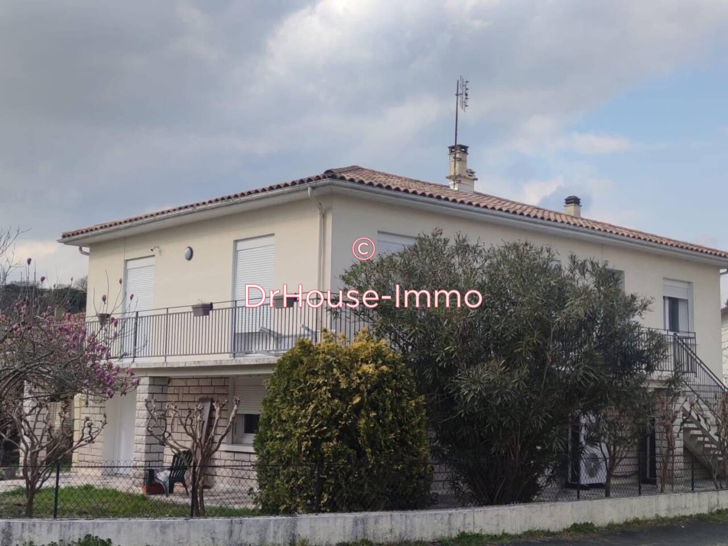 Maison 7 pièces de 188 m² - Bergerac (24100)